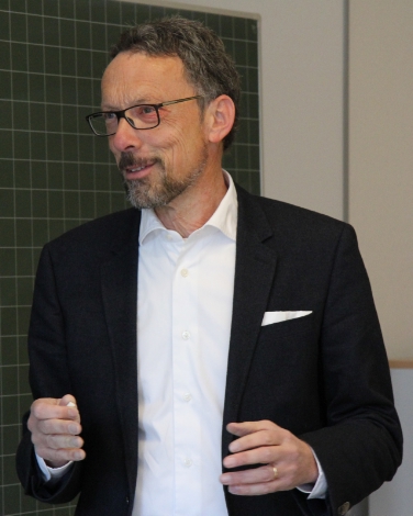 Der Direktor der "Alcide De Gasperi"-Stiftung und zwischen Innsbruck und Trient pendelnde Professor Giuseppe Zorzi ist die Euregio-Persönlichkeit des Monats - Foto: LPA/Siiri Eydner