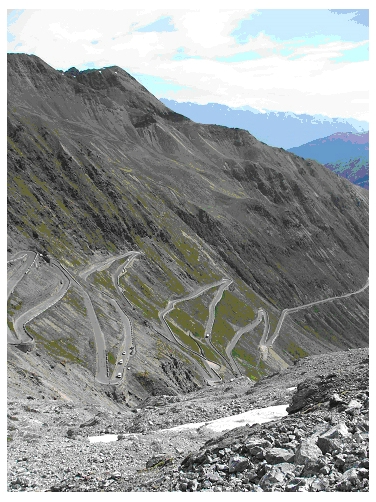 Auch auf der Staatsstraße aufs Stilfser Joch sind außerordentliche Instandahltungsarbeiten vorgesehen (FOTO:LPA)