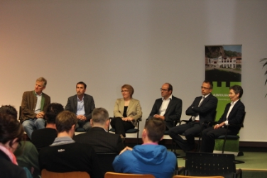 Nachhaltigkeit in der Weinwirtschaft vertieft (v.li.): Michael Goess-Enzenberg, Martin Lemayr, Sonja Ostermayer, Franz Rosner, Alessandro Righi, Barbara Raifer.
