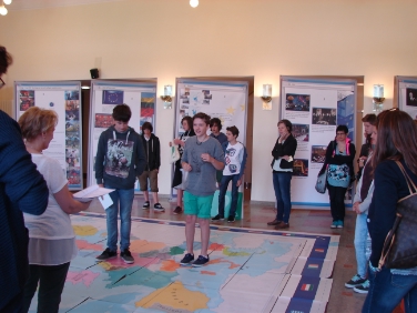 Sie stehen auf Europa – bei einem abwechslungsreichen Programm konnten die Schüler ihr Wissen über die Europäische Union unter Beweis stellen. Foto: LPA/Amt für europäische Integration