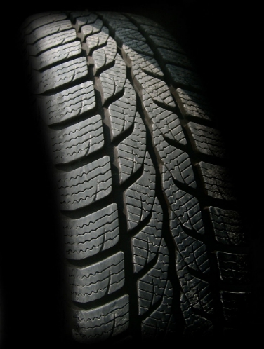 Alle Fahrzeughalter, die Winterreifen fahren, welche hinsichtlich des Geschwindigkeitsindexes nicht dem Fahrzeugschein entsprechen, sind aufgerufen diese umzurüsten
