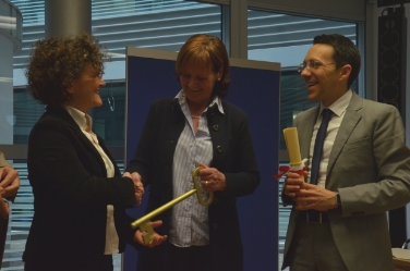 Schlüsselübergabe: Licia Manzardo, Martha Stocker, Christian Tommasini (v.l.n.r.)