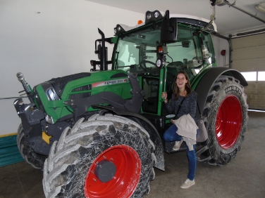 Besonders einsatzfreudige Schülerinnen und Schüler der FS Laimburg wurden mit einem Besuch der Landwirtschaftsschule St. Johann belohnt - Foto: LPA/FS Laimburg