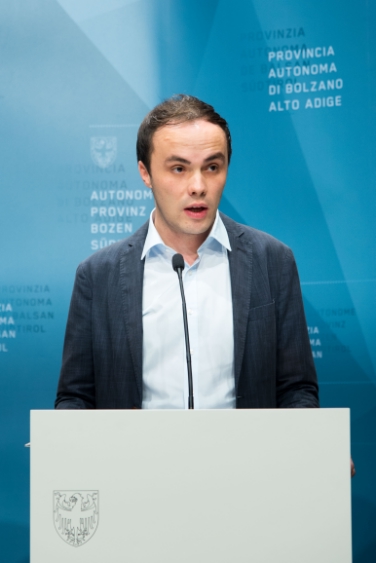 Über 34 Millionen Euro für die Schulfürsorge hat die Landesregierung heute mit der Genehmigung des Schulfürsorgeplans 2015/16 zweckgebunden - Foto: LPA