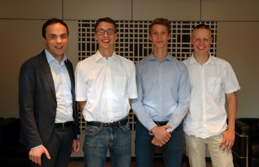(v.l.n.r.) Landesrat Philipp Achammer, Hannes Ebner, Manuel Kremer und Peter Tirler