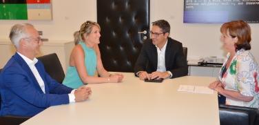 Die neue Präsidentin des Weißen Kreuzes Barbara Siri stattete Landeshauptmann Arno Kompatscher und Landesrätin Martha Stocker einen Antrittsbesuch ab.