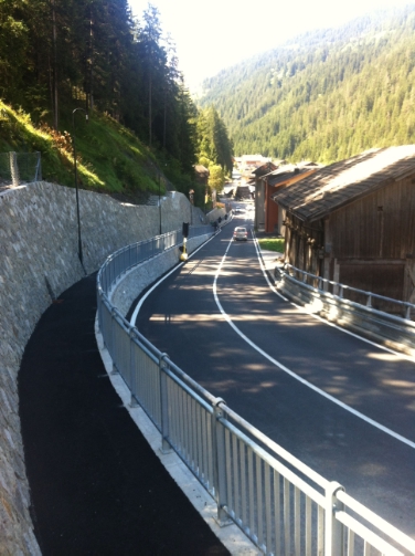 Verbesserungsarbeiten an der Landesstraße nach Pederoa/Wengen (FOTO: LPA/ Landesamt für Straßenbau Nord-Ost)