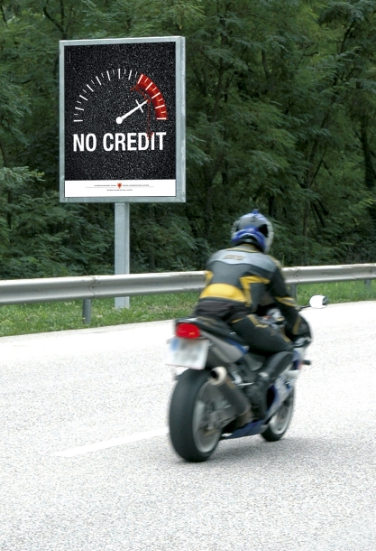 Die Kampagne "No Credit" soll Motorradfahrer zu mehr Vor-, Um- und Rücksicht im Straßenverkehr anregen; am Wochenende werden dazu Flyer verteilt (FOTO:LPA)