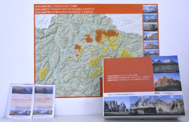 Das Dolomiten UNESCO Welterbe im Unterricht: Die Box, Arbeitsblätter und eine geografische Übersichtskarte erleichtern den Zugang zum Dolomiten UNESCO Welterbe.