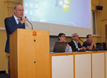 Ressortdirektor Pagani bei der Tagung zum sicheren Gütertransport in Bozen (FOTO:LPA/Angelika Schrott)