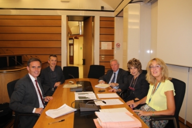 Positive Signale: LR Theiner und Amtsdirektor Georg Pichler mit Alfredo Mortellaro, Ornella Segnalini und Grazia M. Cacopardi (v.r.) im Transportministerium.
