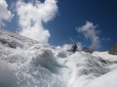 Dieses für die vergangene Saison beispielhafte Bild zeigt den Westlichen Rieserferner bei starker Eisschmelze im Hochsommer (22. Juli).