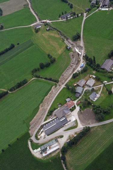 An drei Baustellen wird derzeit am Tulfer Bach im Gemeindegebiet von Pfitsch gearbeitet.