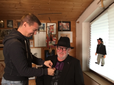 Der "Vater" von "Pro Vita Alpina", Gerhard Prantl wird für das Interview zur Euregio-Person des Monats vorbereitet  - Foto: EVTZ/Emanuel Aichner