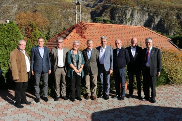 Vorstand des Albürgermeisterclubs mit LR Schuler (4.v.re.) und Gemeindenverbandspräsident Schatzer (3.v.li.) (v.li.): Schönauer, Januth, Schenk, Scheidle, Battisti, Messner, Schmid.