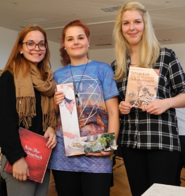 Die Südtiroler Teilnehmerinnen: (v.l.n.r.) Vera Kofler von der Fachschule Neumarkt, Andrea Gurschler von der Fachschule Kortsch und Bettina Wiedenhofer von der Fachschule Frankenberg. Foto: LPA