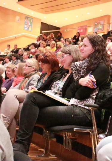 Die Schulsekretärinnen und -sekretäre trafen sich am 19. November zu einer Dienstkonferenz in Bozen. Foto: LPA/Verena Hilber