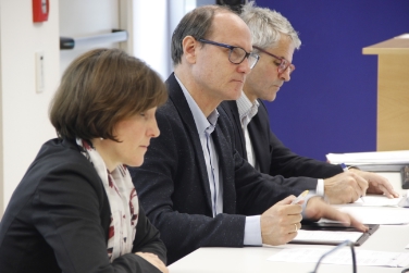 LRin Deeg, Gerhard Mair und Stefan Walder holten Vorschläge zur Sommerbetreuung ein./Foto LPA rm