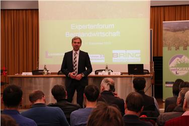 Bedeutung der Zusammenarbeit von Wissenschaft und Forschung mit Schulen und Beratungsorganisationen hervorgehoben: Landesrat Schuler beim Expertenforum Berglandwirtschaft in der Fachschule Salern.