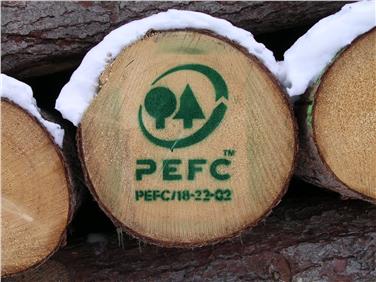 Mit der PEFC-Zertifizierung wird nach außen sichtbar, dass der Wald nachhaltig bewirtschaftet wird.