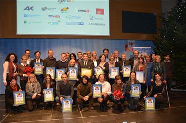 Gruppenbild mit Umweltpreis: Alle Prämierten auf einen Blick