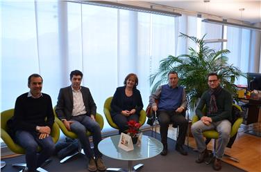 Um die Feiertagsschließung ging es heute bei einem Treffen von LR Stocker mit den für den Handel zuständigen Gewerkschaftsvertretern, im Bild v.l. A.Piras (ASGB), W.Largher (UIL), M.Surian (CGIL), D.Mayr CISL)