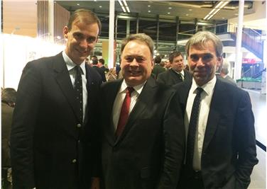 Austausch über Agrarthemen: Landesrat Schuler (re.) mit dem bayerischen Staatsminister Brunner (Mi.) und DLG-Präsident Bartmer (li.).