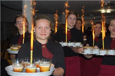 Frankenberger Schülerinnen überraschten die Gäste mit einem kulinarischen Feuerwerk. Foto: Fachschule Frankenberg