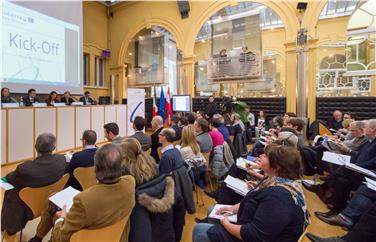 In Bozen fiel heute der Startschuss für Interreg Italien-Österreich: Fast 100 Millionen Euro stehen bis 2020 für die Förderung grenzüberschreitender Projekte zur regionalen Entwicklung bereit - Foto: LPA/ohn