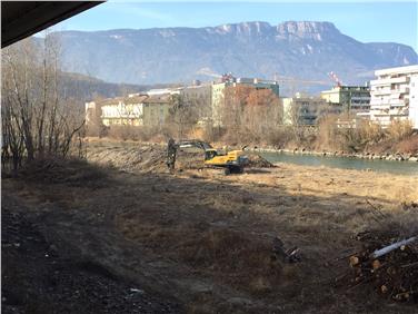 Nachhaltiger Hochwasser- und Naturschutz im Zuge der nun wieder aufgenommenen Arbeiten am Eisack in Bozen.