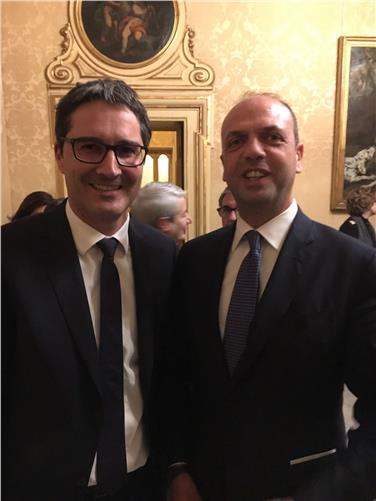 Zu einer Aussprache über die Flüchtlingsfrage ist Landeshauptmann Kompatscher heute mit Innenminister Alfano zusammengekommen - Foto: LPA