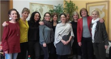 Landesrätin Martha Stocker (2.v.r.) beim Besuch der Kontaktstelle gegen Gewalt in Bozen.