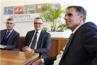 Vizeminister Zanetti im Gespräch mit Landeshauptmannstellvertreter Theiner - Foto: LPA/Michele Bolognini