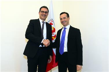 Um die Rai-Konvention und deren Umsetzung ging es heute bei dem Treffen von Landeshauptmann Kompatscher mit Rai-Direktor Rossi - Foto: LPA/ohn