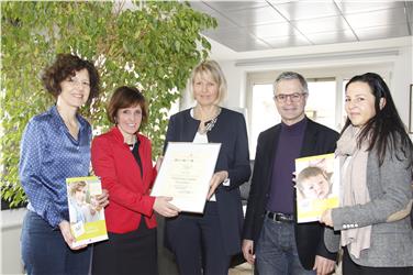 Große Freude über Auszeichnung für Elternbriefe./Foto LPA rm