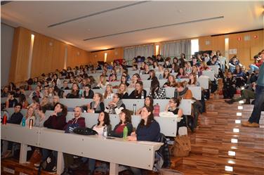 Rund 500 Studierende und Interessierte nahmen an der Tagung über die Gendermedizin teil - Foto: LPA