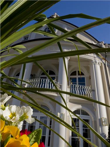 Im Meraner Kurhaus ist der Sitz der Kurverwaltung untergebracht. Foto: www.meran.eu