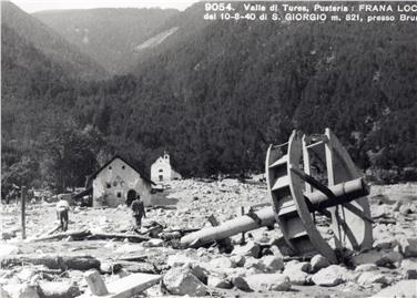 Hirschbrunnbach historisch: Murbruch vom 10. August 1940, der große Schäden anrichtete und ein Menschenleben forderte.
