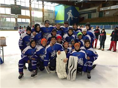 	Die Schülermannschaft von Cortina gewann das interladinische Hockey-Turnier (FOTO: LPA)