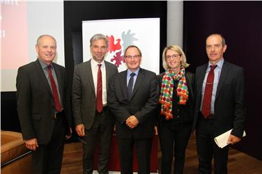 EU-Beihilfen in der Landwirtschaft besprochen (v.li.): Bauernbundobmann Tiefenthaler, Landesrat Schuler, Referent Thiele, Oberkofler vom Euregio-Büro, Abteilungsdirektor Pazeller.