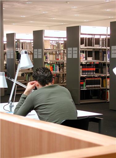 Mit rund 20 Millionen Euro will das Land auch im kommenden akademischen Jahr den Zugang zum Hochschulstudium ebnen - Foto: LPA