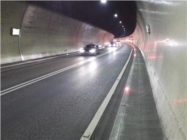 Mehr Licht und somit mehr Sicht gibt es nun im Tunnel auf der Staatsstraße in Staben