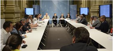 Im Hinblick auf die Reform der Wohnbauförderung ist LR Tommasini mit den Sozialpartnern zusammengetroffen - Foto: LPA/L.Canins