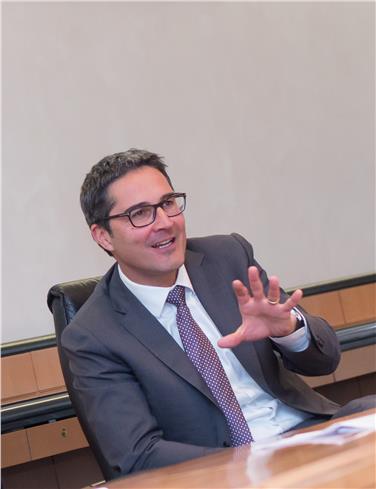LH Kompatscher: "Mit dem weiteren Abbau der Rückstände bei der Zuschüssen erhält die Wirtschaft dringend benötigte Liquidität." Foto: www.provinz.bz.it/news - Ohnewein