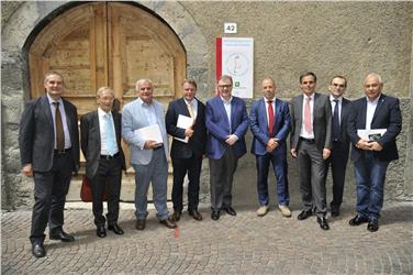 Autonome Verwaltung des Südtiroler Anteils am Stilfserjochpark wird konkret: In Bormio nahm gestern das Koordinierungskomitee seine Arbeit auf - Foto: LPA