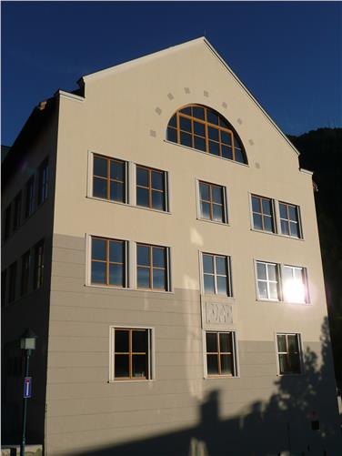 Besonders der Energeiverbrauch in Schulen fällt ins Gewicht. Im Bild: Das Kustlyzeum in St. Ulrich. Foto: LPA/Alexander Stuffer