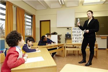 An Südtirols Schulen können sich zusätzliche Lehrkräfte auf einen unbefristeten Arbeitsvertrag freuen. Foto: LPA/Archivbild