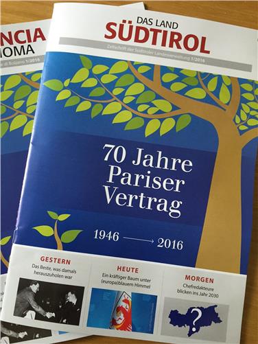 Die Titelseite vergleicht die Autonomie mit einem starken Baum, der einem zarten Pflänzchen entwachsen ist.
