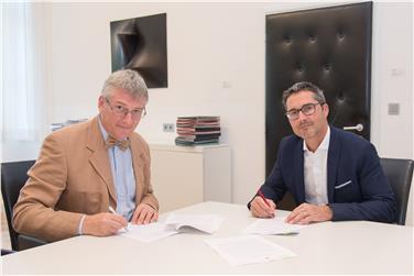 LH Kompatscher und Generaldirektor Schael haben heute den Stabilitätspakt für den Sanitätsbetrieb für das Jahr 2016 unterzeichnet - Foto: LPA/ohn