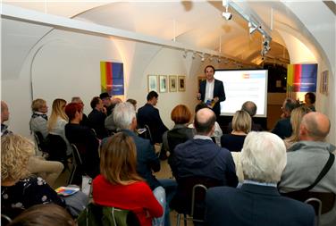 Bildungslandesrat Philipp Achammer hat die wichtigsten Neuerungen der Kulturförderung am gestrigen Montag in der Stadtgalerie in Brixen vorgestellt. Foto: LPA/Ingo Dejaco